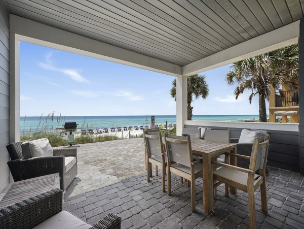 Beachfront Luxury Six Bedroom Vacation Rental in Destin with Rooftop Pool